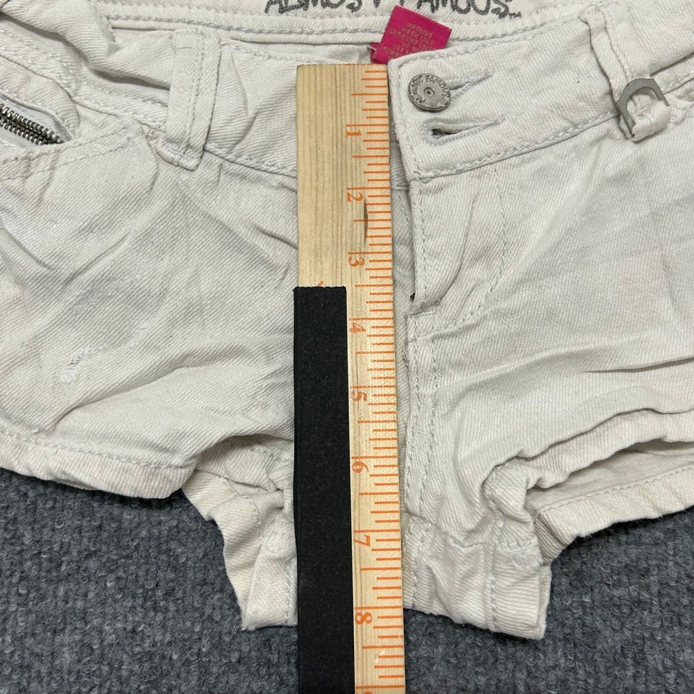 Almost Famous Shorts Womens Size 7 Beige Denim Low Rise Distressed Mini Casual - Picture 7 of 10